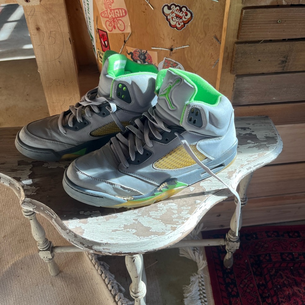 Jordan V “Green Bean” sz 10.5 - Picture 3 of 6